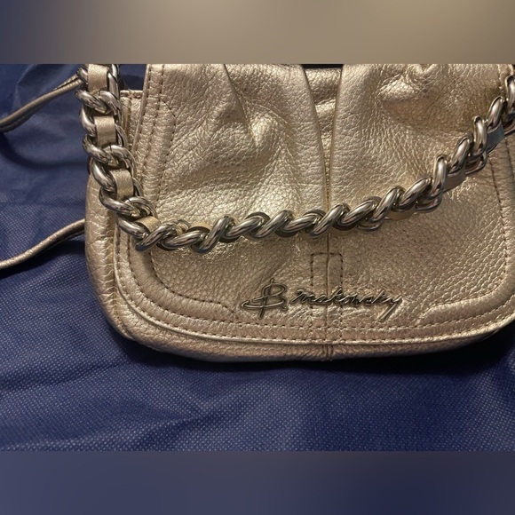 B. Makowsky gold, mini bag wedding convertibleCrossbody & wrist, lots of pockets - Picture 5 of 10